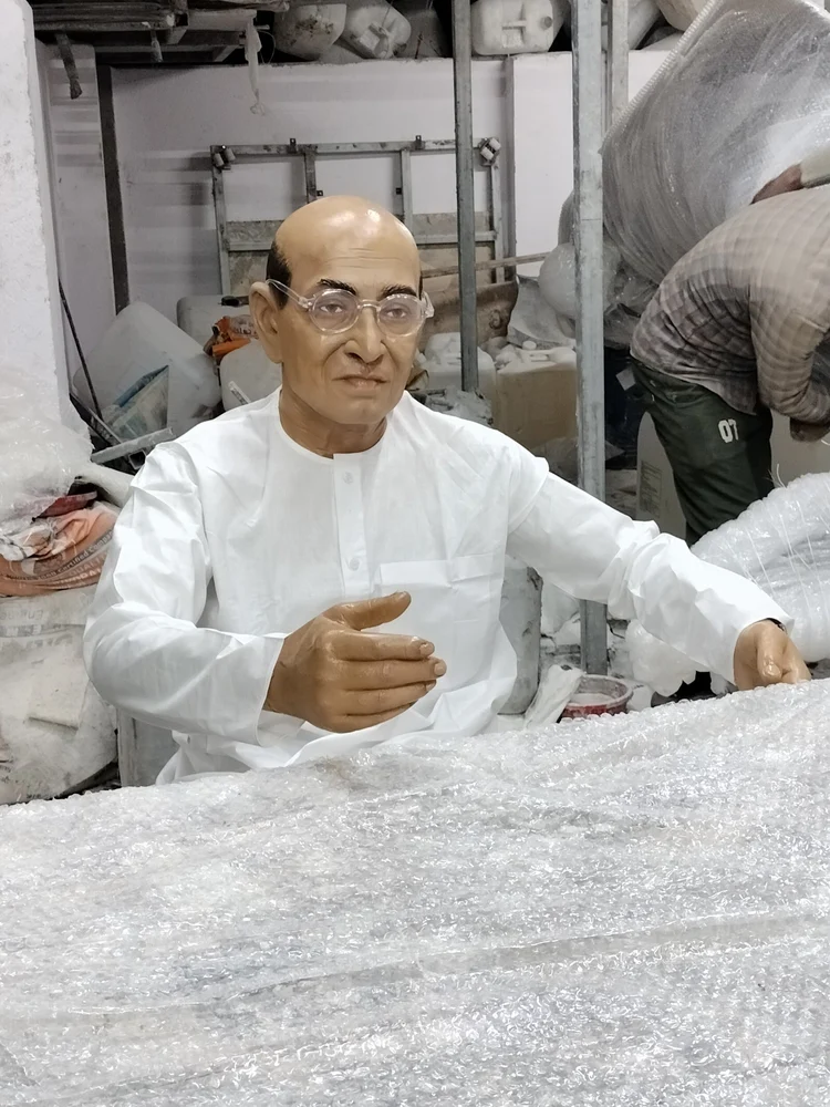 SILICON STATUE