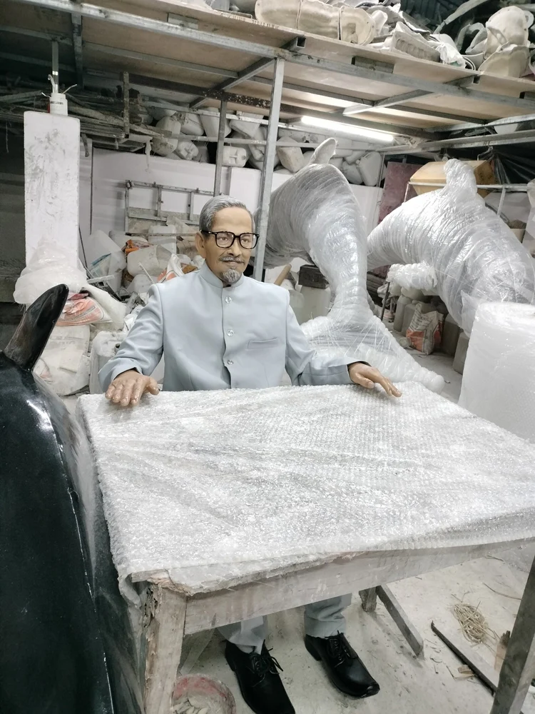 SILICON STATUE