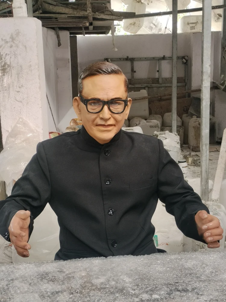 SILICON STATUE