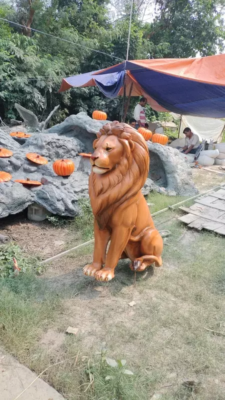 FIBRE LION SCULPTURES