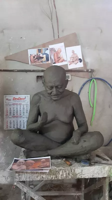 VIDYASAGAR MAHARAJ STATUE