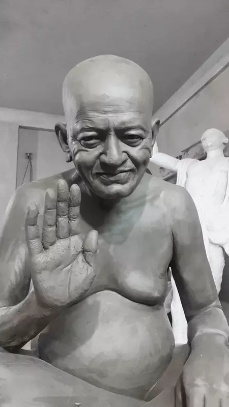 VIDYASAGAR MAHARAJ STATUE