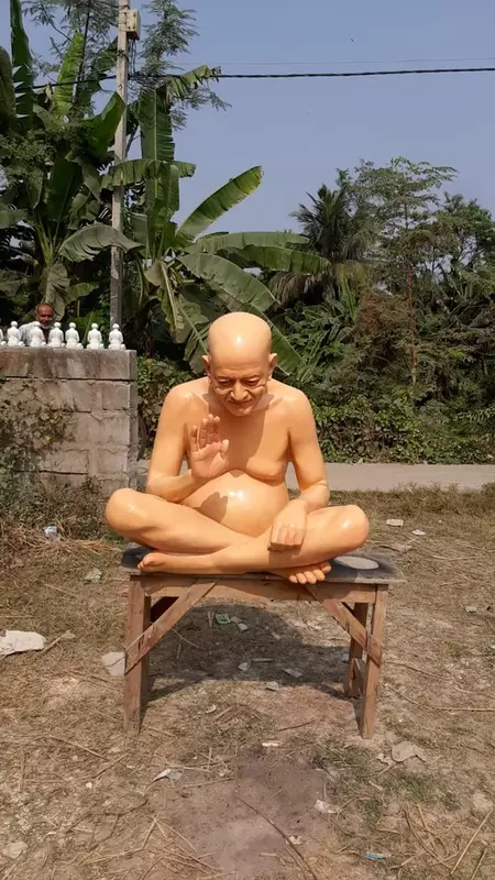 VIDYASAGAR MAHARAJ STATUE