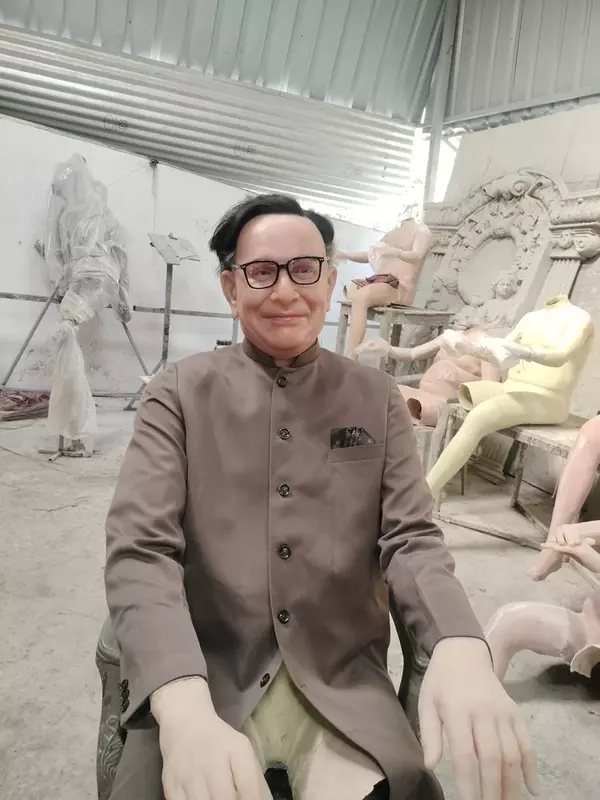 SILICON WAX STATUE
